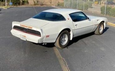 Pontiac-Trans-Am-Coupe-1979-White-Black-196371-6