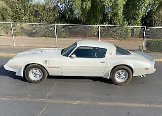 Pontiac-Trans-Am-Coupe-1979-White-Black-196371-9