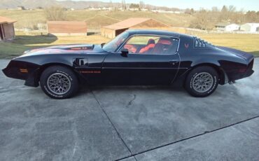 Pontiac-Trans-Am-Coupe-1980-Black-Red-34759-1