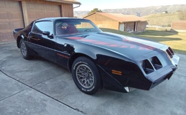 Pontiac-Trans-Am-Coupe-1980-Black-Red-34759-23