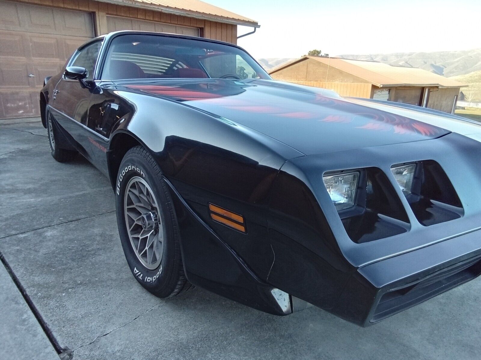 Pontiac-Trans-Am-Coupe-1980-Black-Red-34759-24