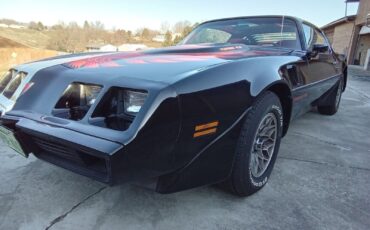 Pontiac-Trans-Am-Coupe-1980-Black-Red-34759-31