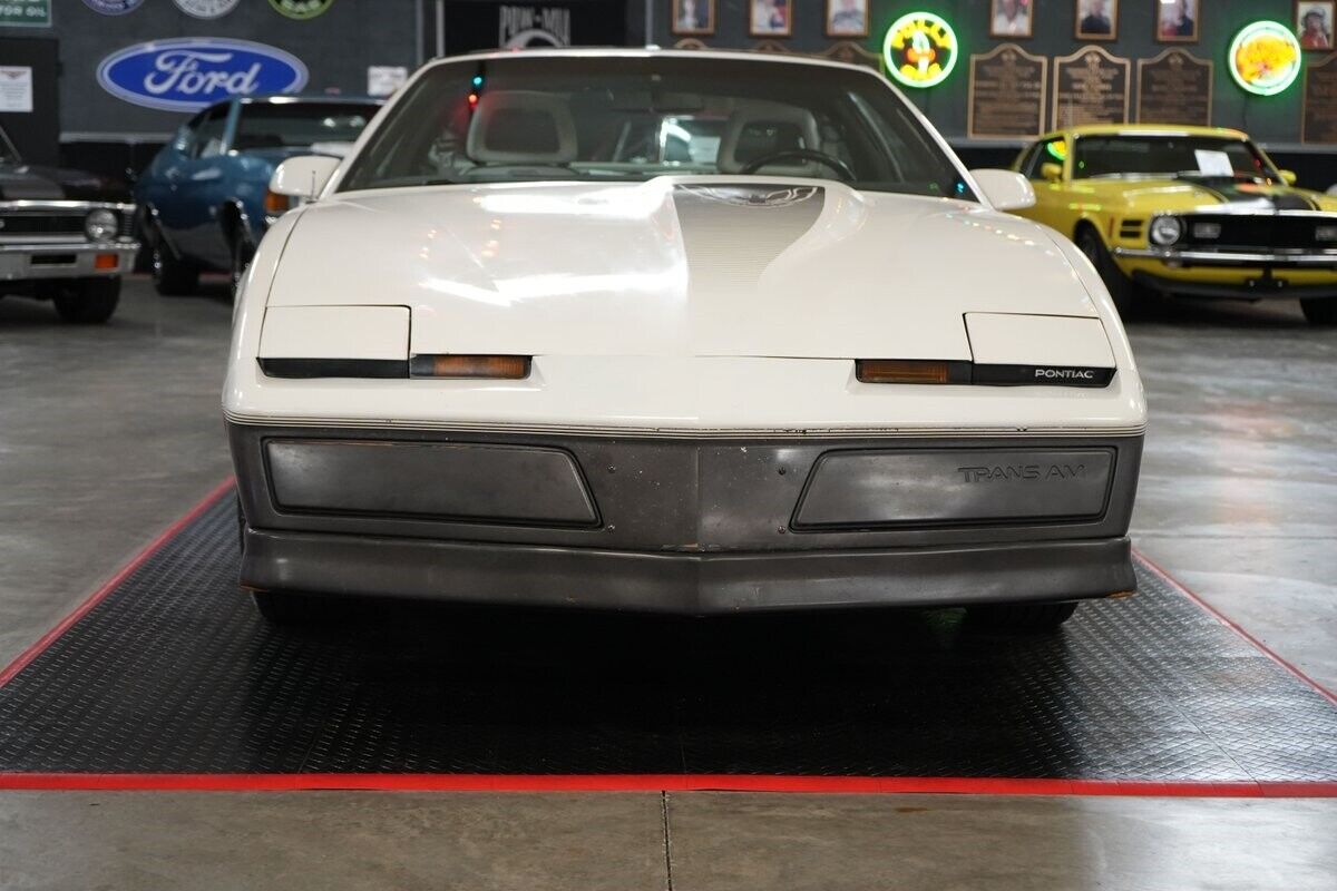 Pontiac-Trans-Am-Coupe-1983-Silver-Black-0-25