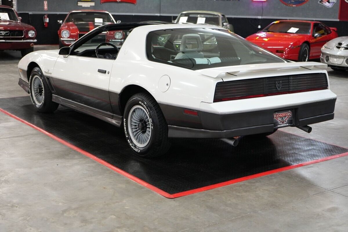 Pontiac-Trans-Am-Coupe-1983-Silver-Black-0-28