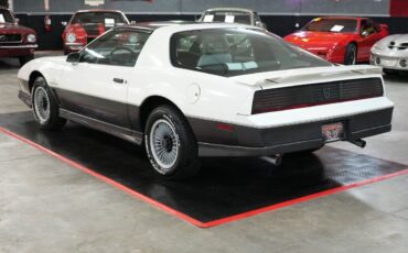 Pontiac-Trans-Am-Coupe-1983-Silver-Black-0-3