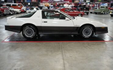 Pontiac-Trans-Am-Coupe-1983-Silver-Black-0-6