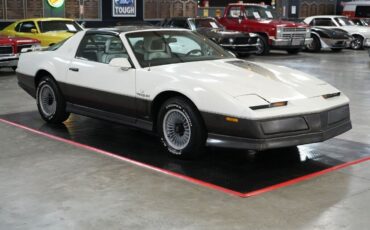 Pontiac-Trans-Am-Coupe-1983-Silver-Black-0-7