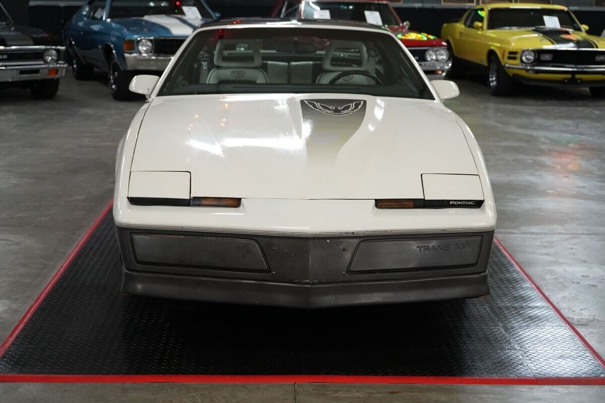 Pontiac-Trans-Am-Coupe-1983-Silver-Black-0-8