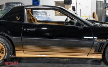 Pontiac-Trans-Am-Coupe-1984-Black-Gold-14388-25