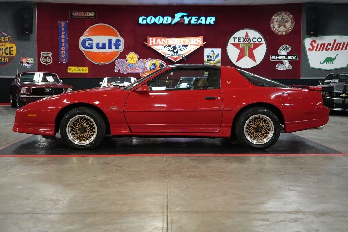 Pontiac-Trans-Am-GTA-Coupe-1989-Red-Tan-0-19