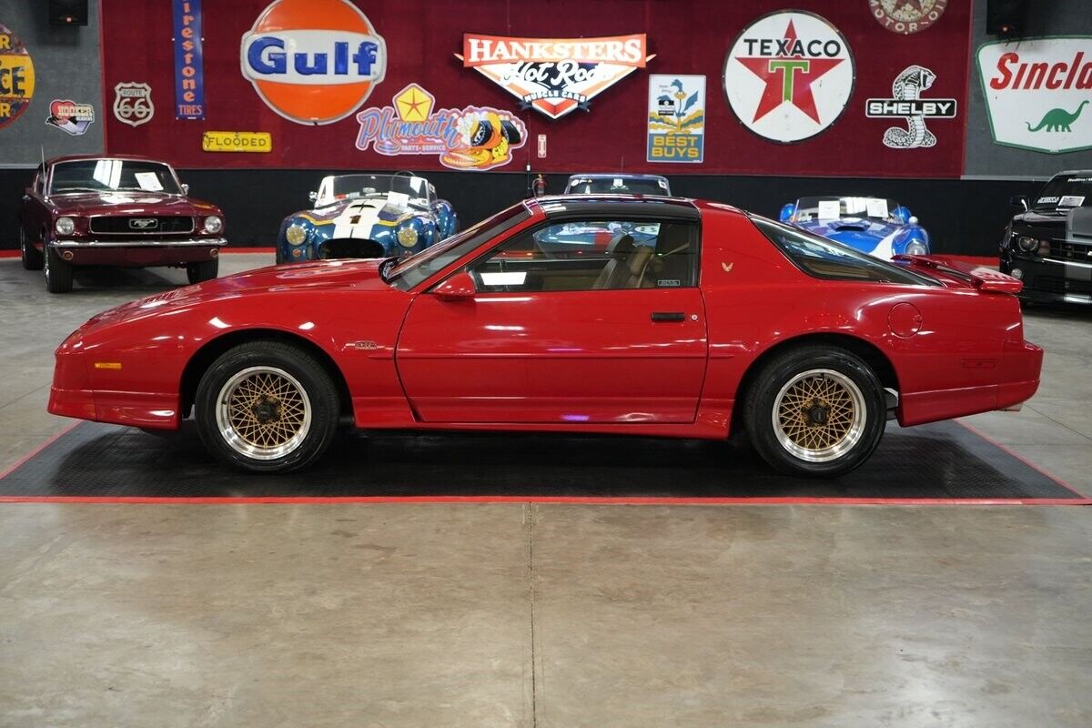 Pontiac-Trans-Am-GTA-Coupe-1989-Red-Tan-0-2