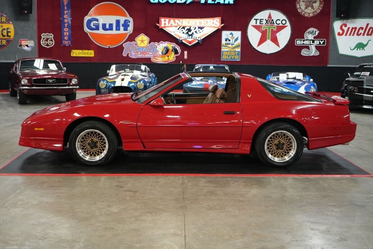 Pontiac-Trans-Am-GTA-Coupe-1989-Red-Tan-0-27