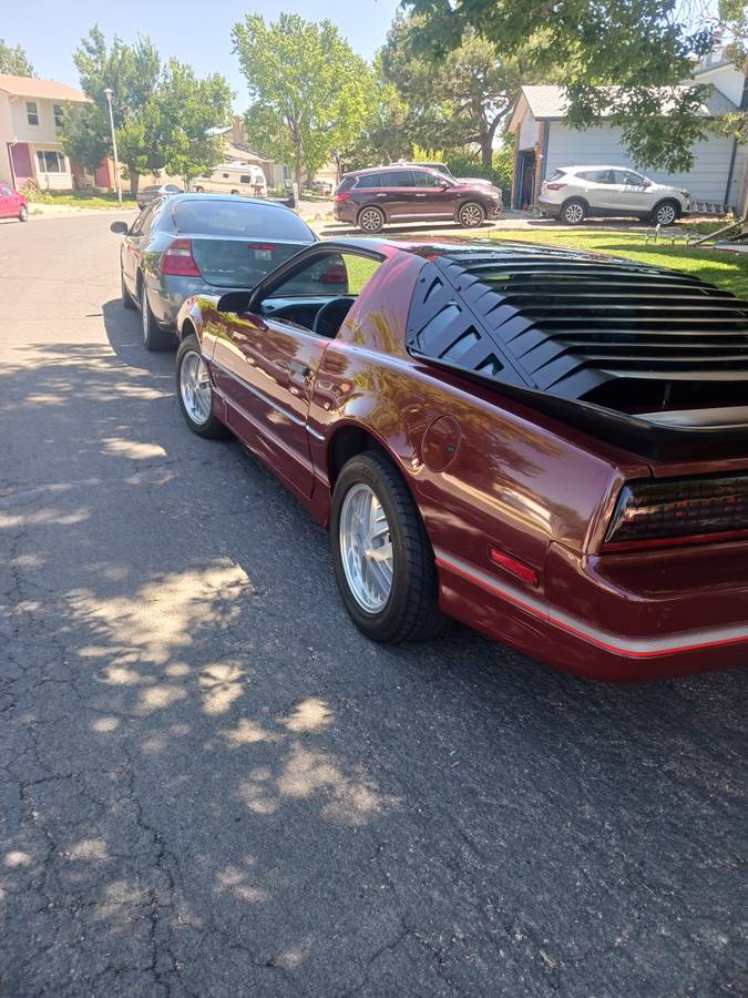 Pontiac-Trans-am-1985-75694-9