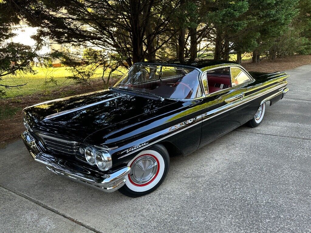 Pontiac-Ventura-1960-Black-Red-0-4