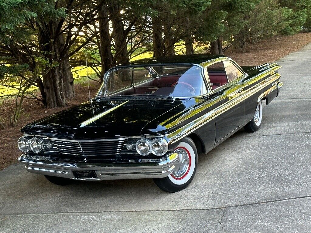 Pontiac-Ventura-1960-Black-Red-0-5