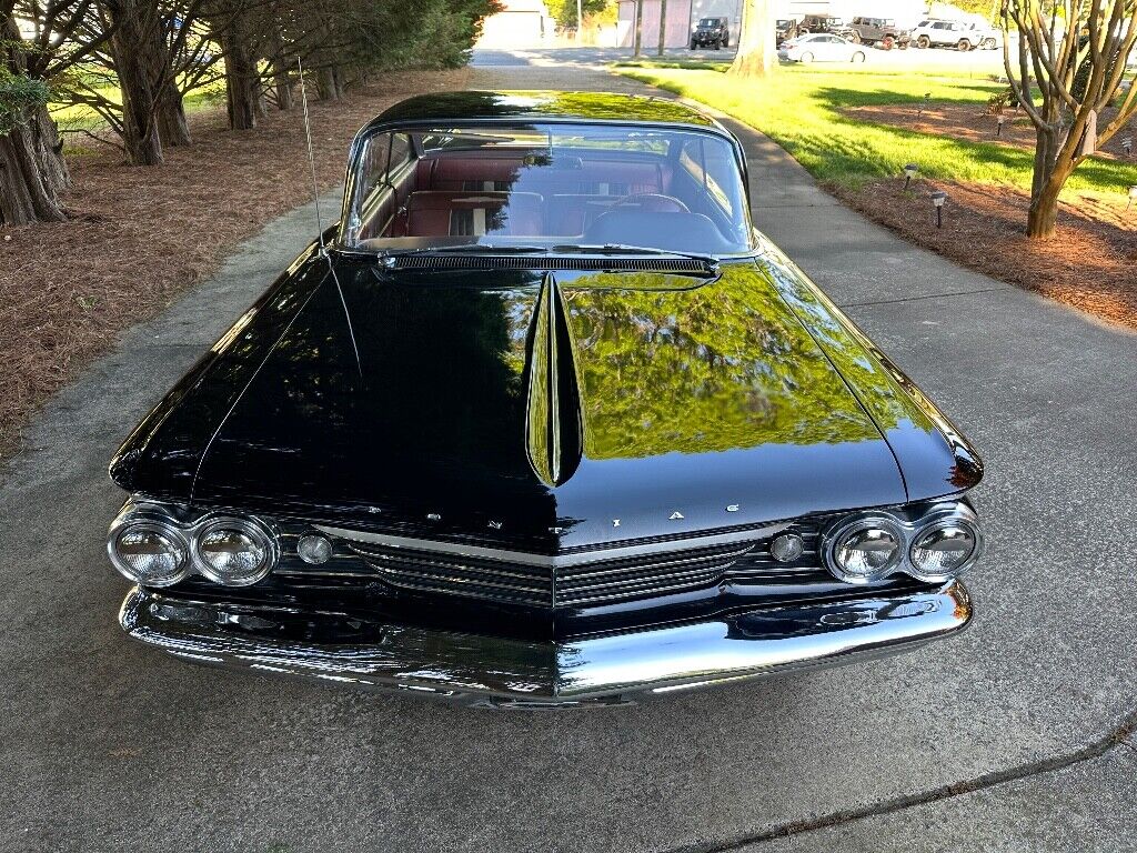 Pontiac-Ventura-1960-Black-Red-0-8