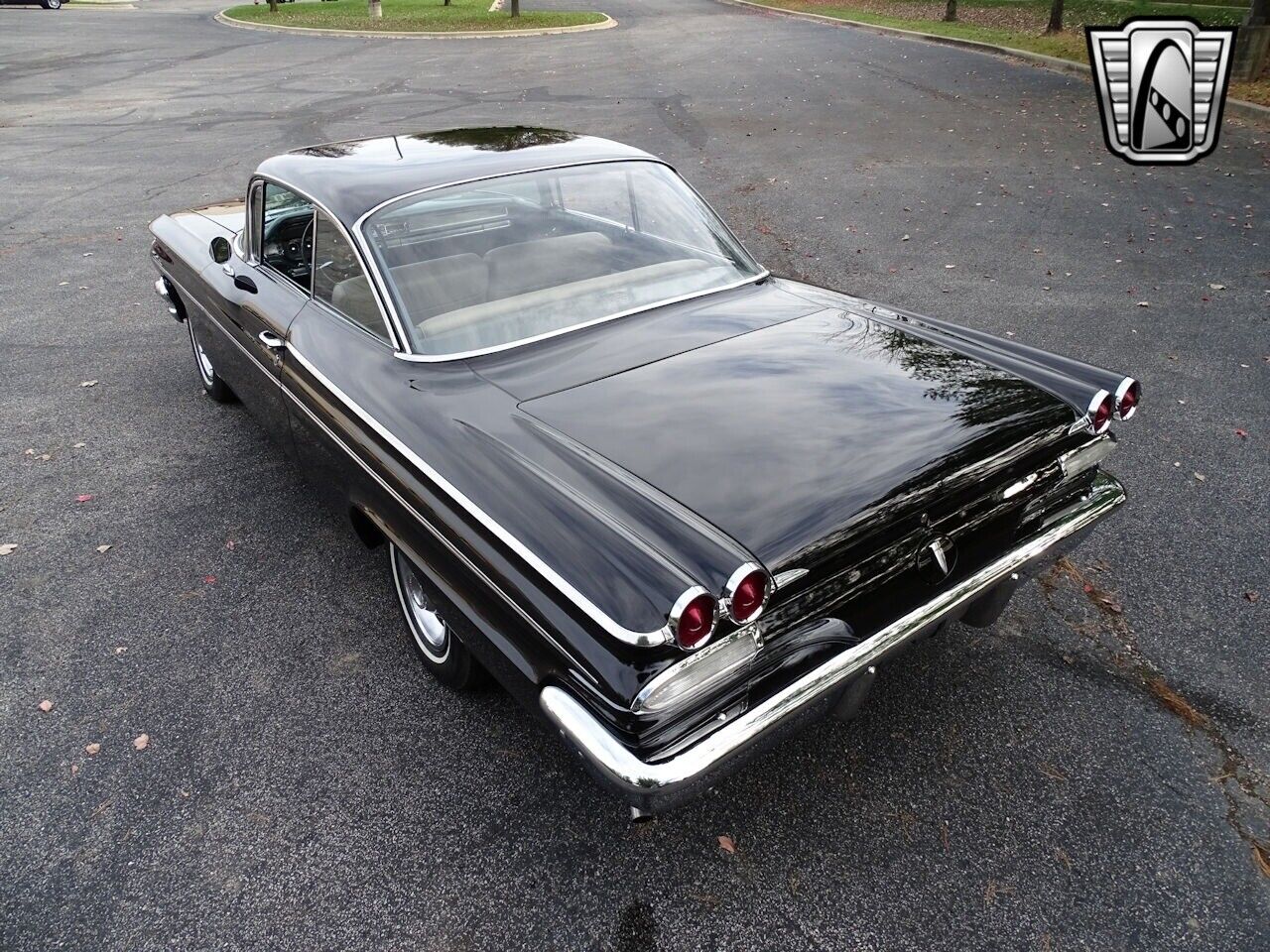 Pontiac-Ventura-Coupe-1960-Black-Gray-64028-4