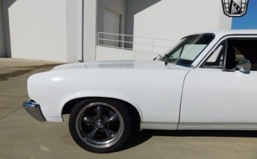 Pontiac-Ventura-Coupe-1974-White-Black-43452-5