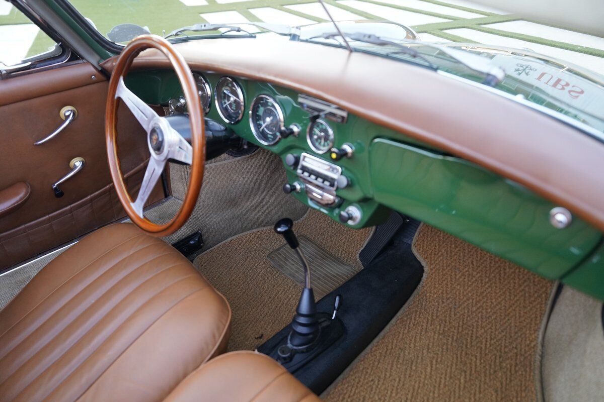 Porsche-356-1965-Green-Tan-146450-21