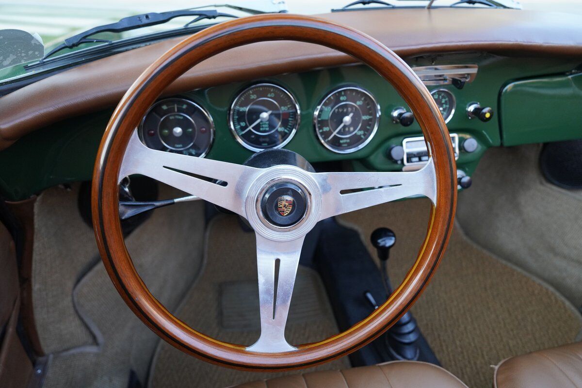 Porsche-356-1965-Green-Tan-146450-26