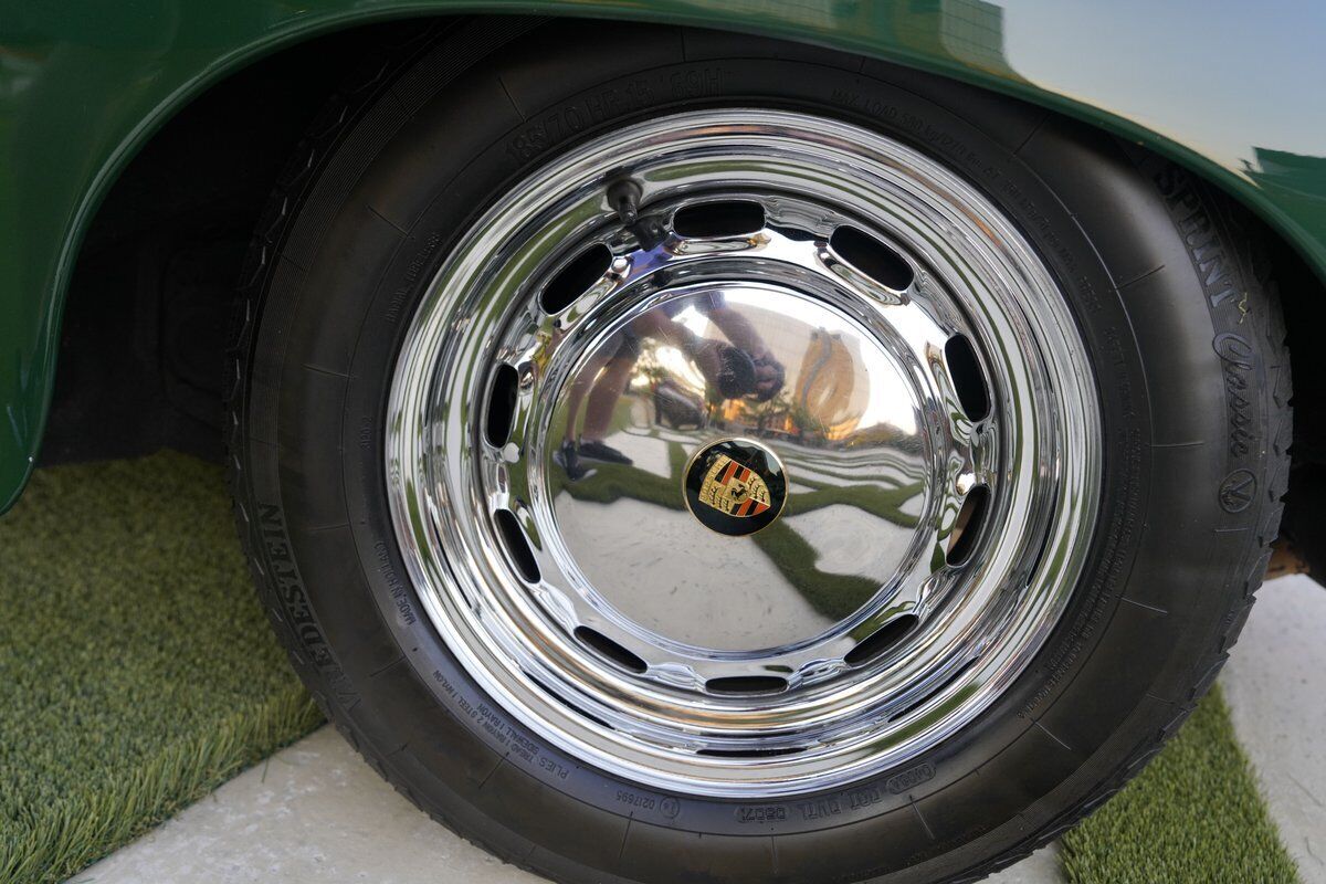 Porsche-356-1965-Green-Tan-146450-3