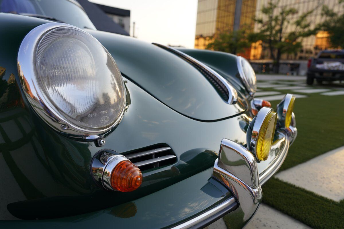 Porsche-356-1965-Green-Tan-146450-32