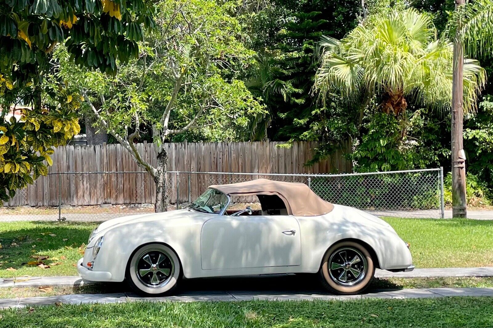 Porsche-356-Cabriolet-1956-Ivory-Tan-5794-10