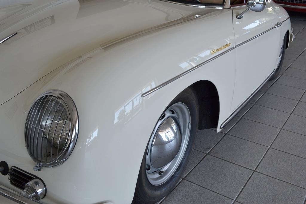 Porsche-356-Cabriolet-1958-Ivory-Red-9254-21