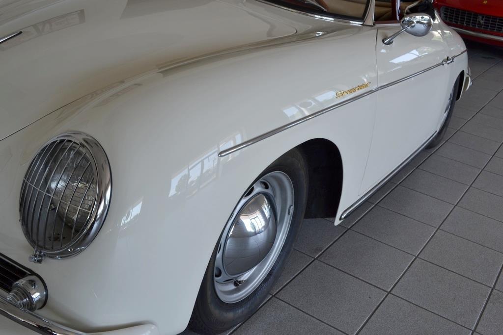 Porsche-356-Cabriolet-1958-Ivory-Red-9254-22