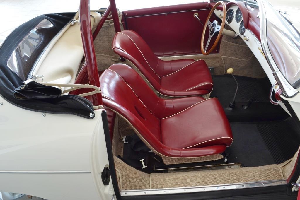 Porsche-356-Cabriolet-1958-Ivory-Red-9254-26