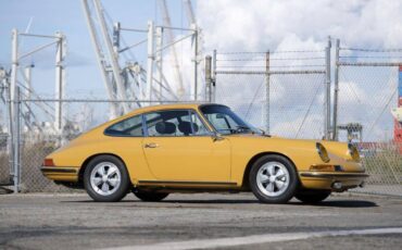 Porsche-911-1967-yellow-53108-1