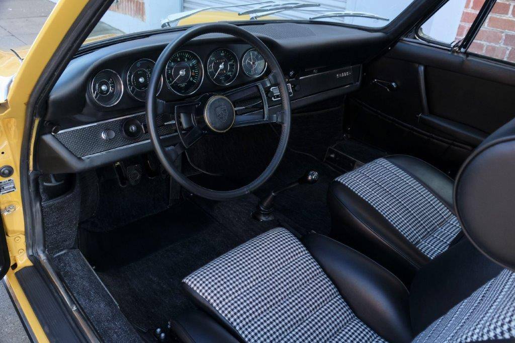 Porsche-911-1967-yellow-53108-4