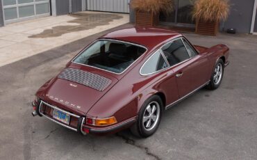 Porsche-911-1971-Burgundy-Black-143875-11