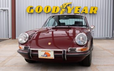 Porsche-911-1971-Burgundy-Black-143875-22