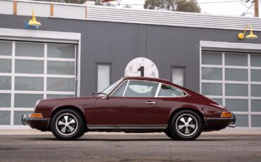 Porsche-911-1971-Burgundy-Black-143875-4