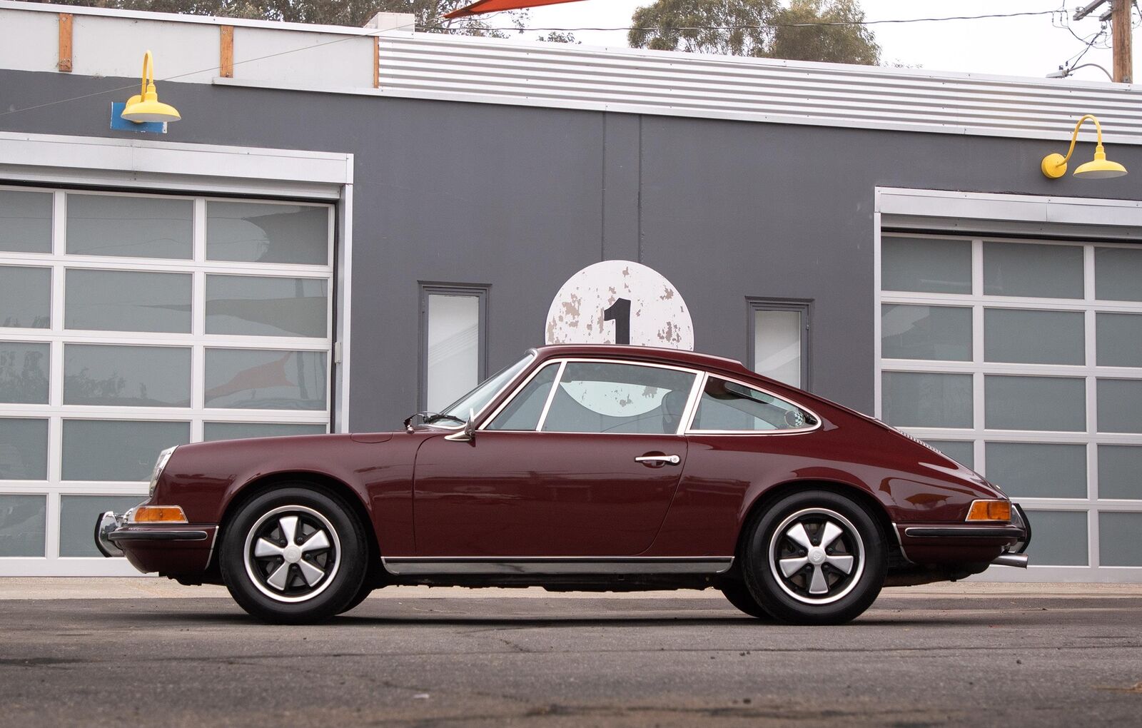 Porsche-911-1971-Burgundy-Black-143875-4