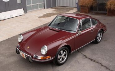 Porsche-911-1971-Burgundy-Black-143875-5