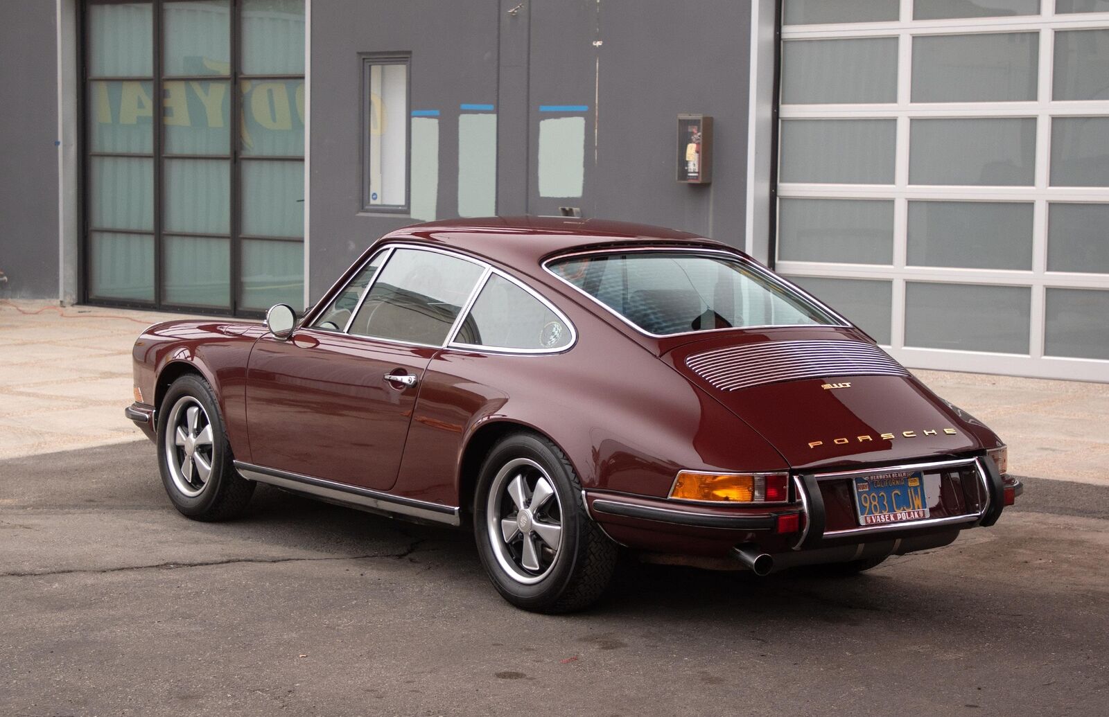 Porsche 911  year1}