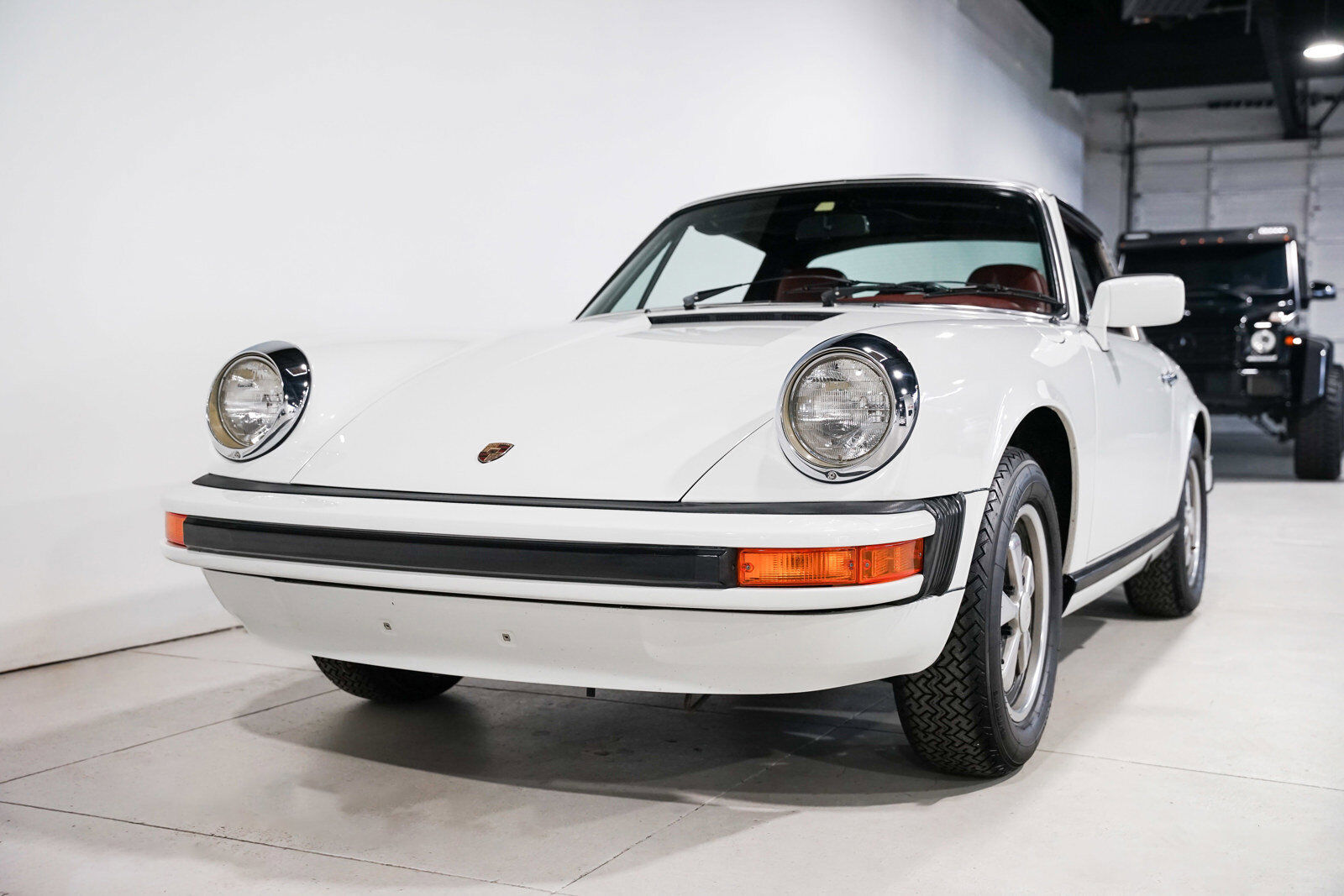 Porsche-911-1976-Red-74498-37