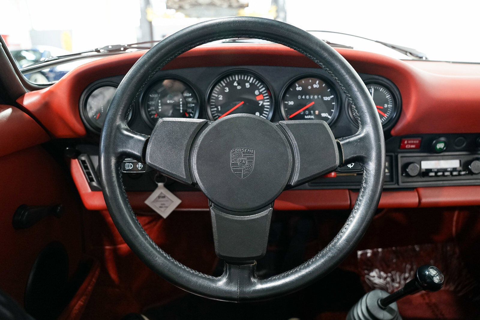 Porsche-911-1976-Red-74498-9