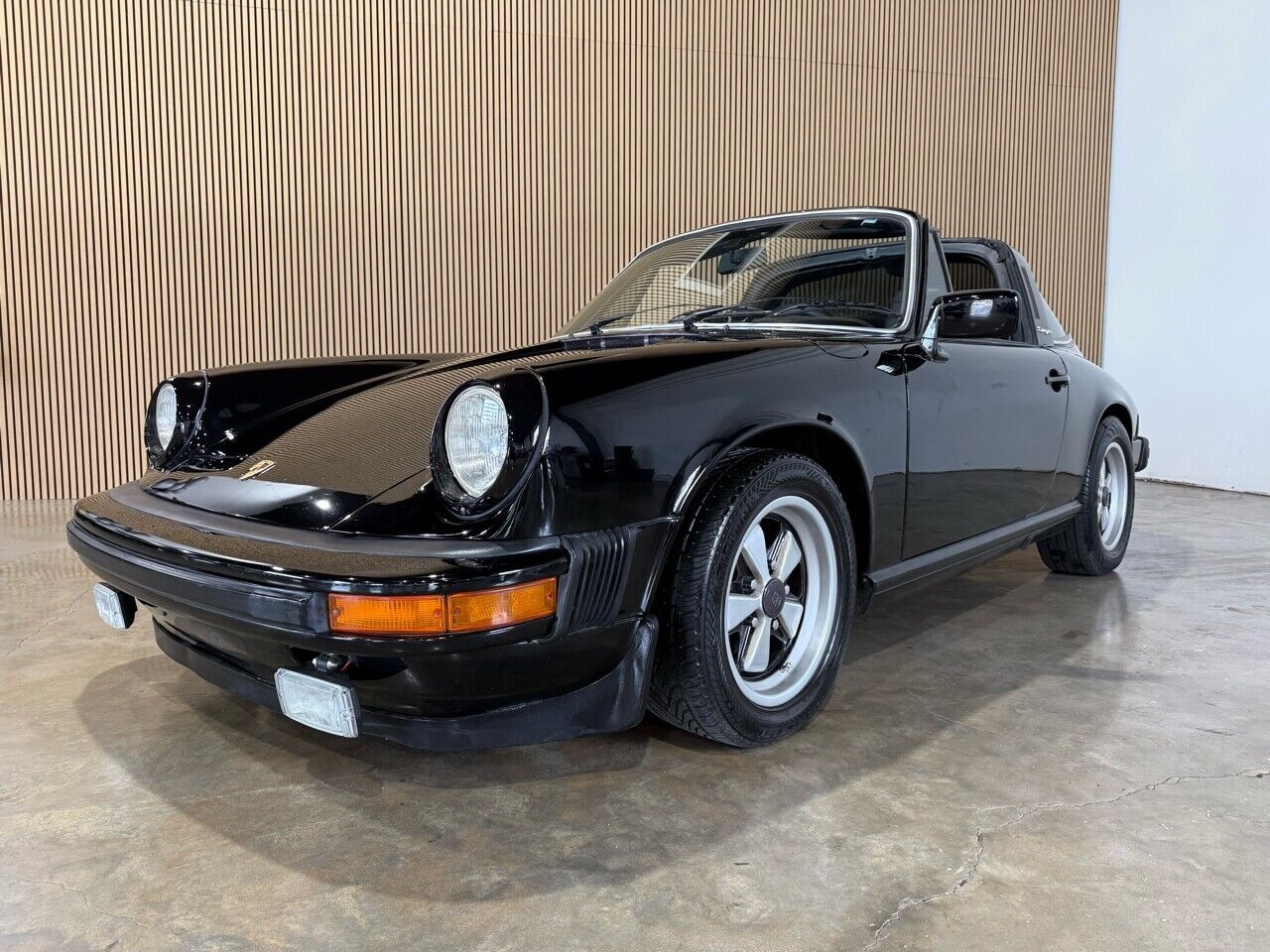 Porsche 911  1977