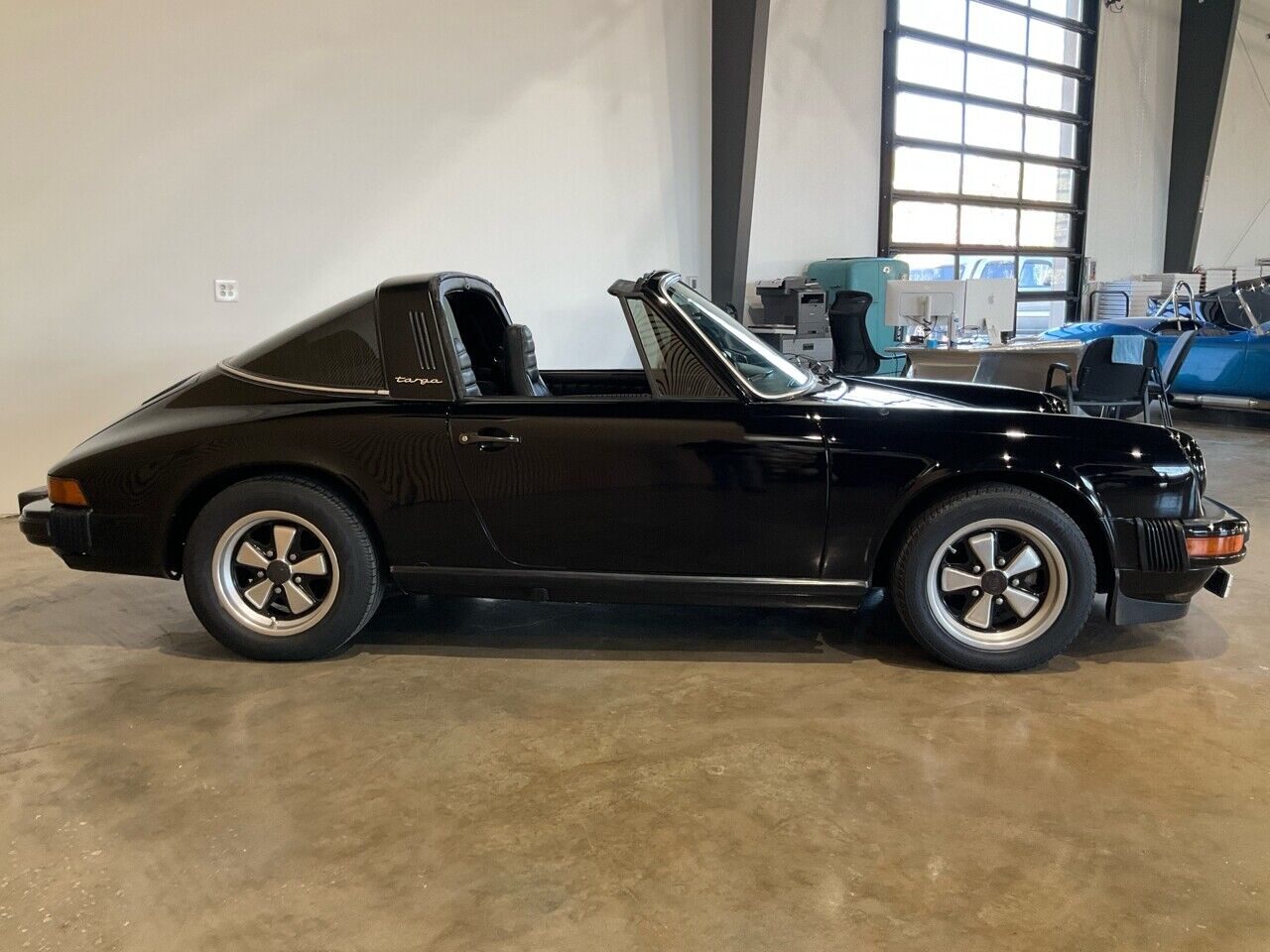 Porsche-911-1977-Black-Black-483-3