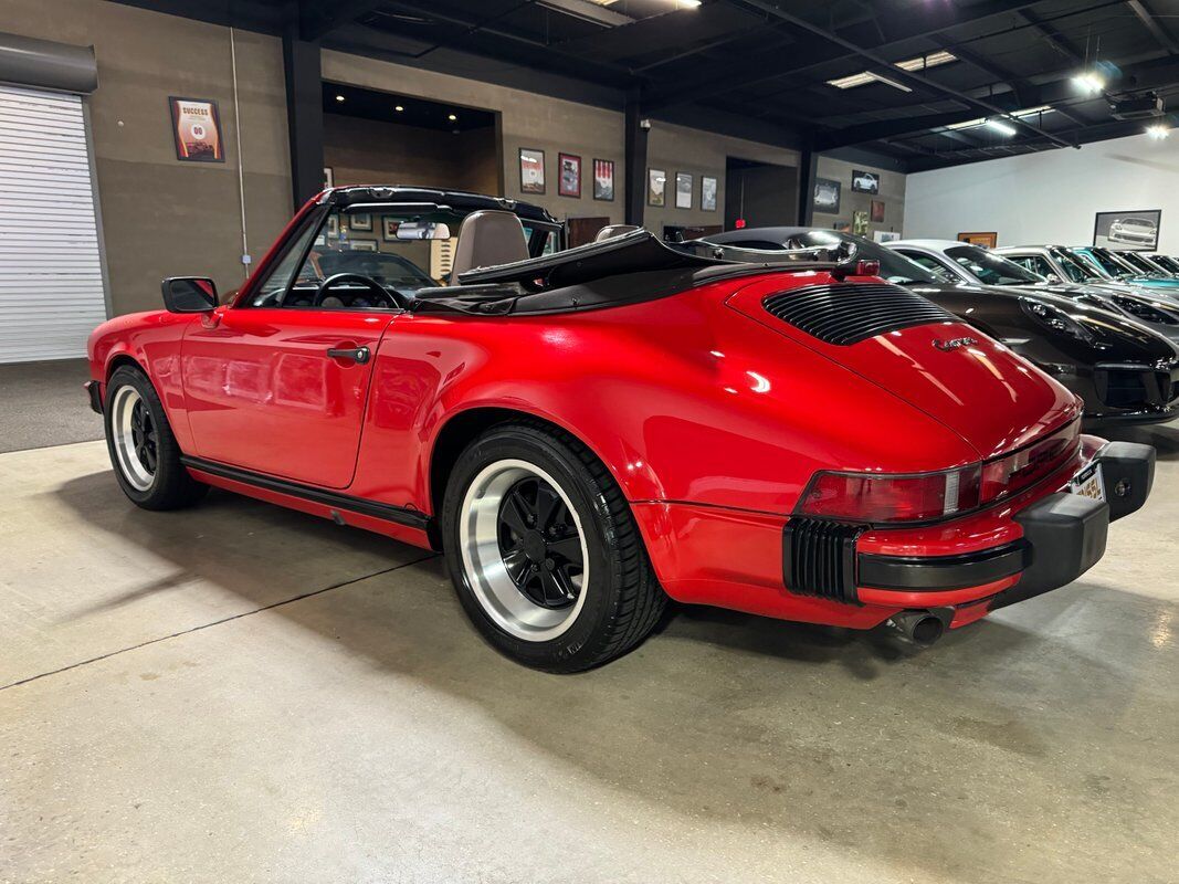 Porsche-911-1986-Red-Gray-78784-39