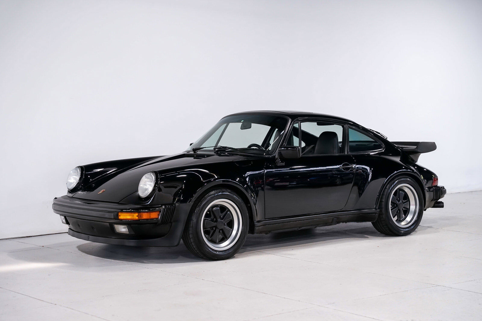 Porsche-911-1989-Black-55460-5