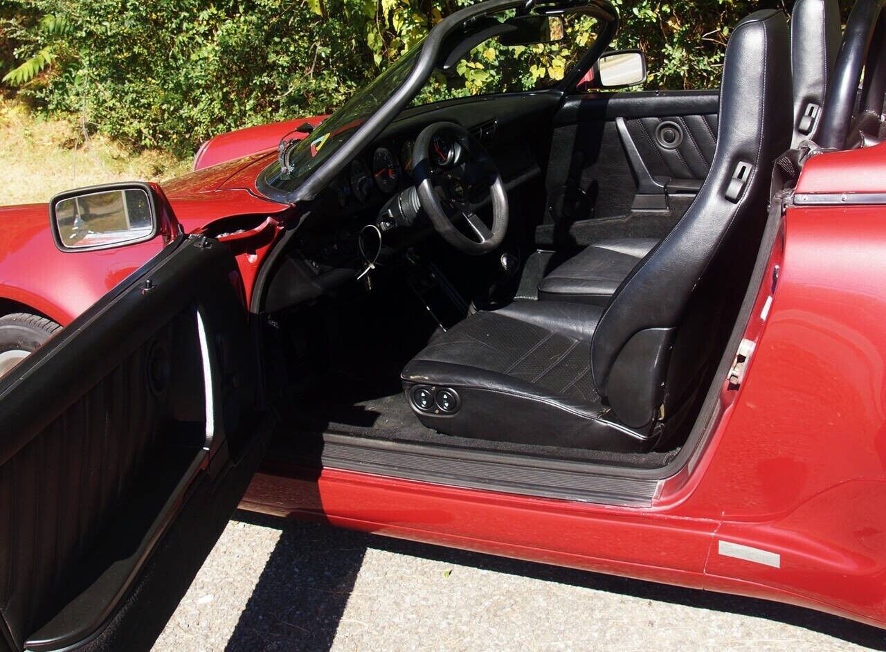 Porsche-911-Cabriolet-1982-Burgundy-Black-85311-10