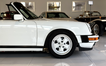 Porsche-911-Cabriolet-1988-White-Red-116700-14