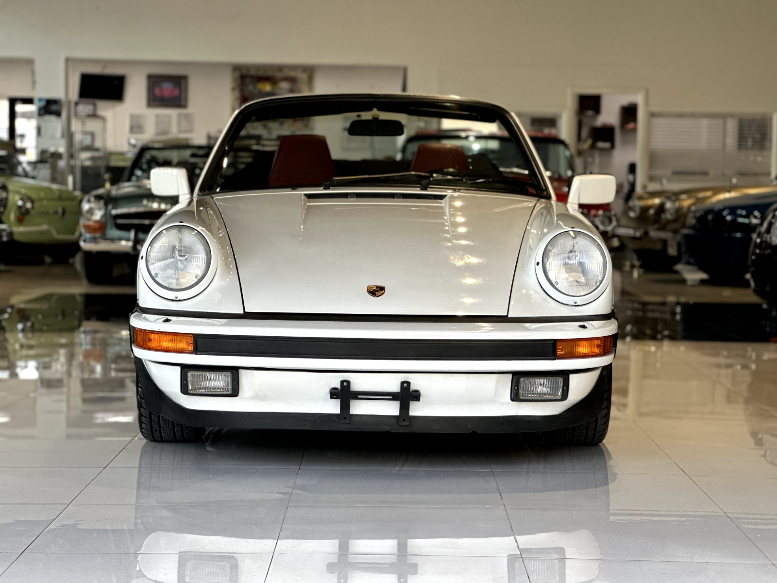 Porsche-911-Cabriolet-1988-White-Red-116700-18