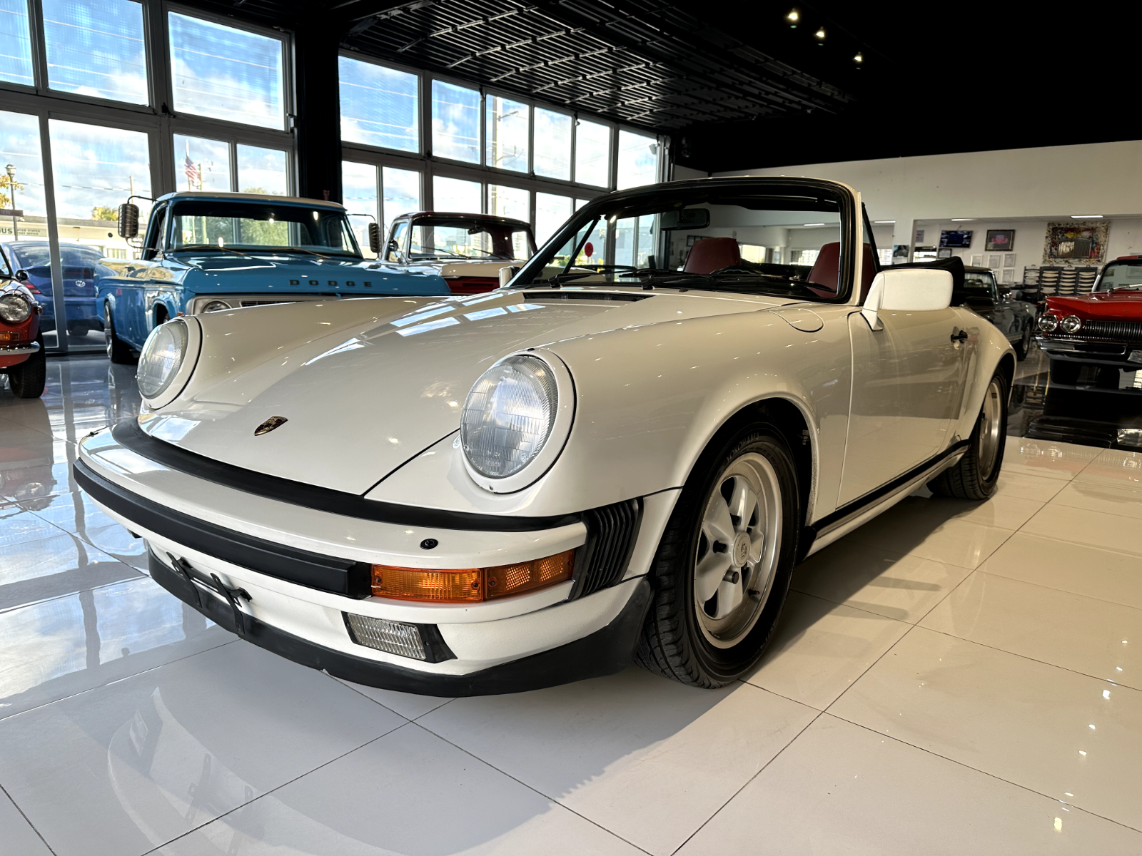 Porsche-911-Cabriolet-1988-White-Red-116700-4