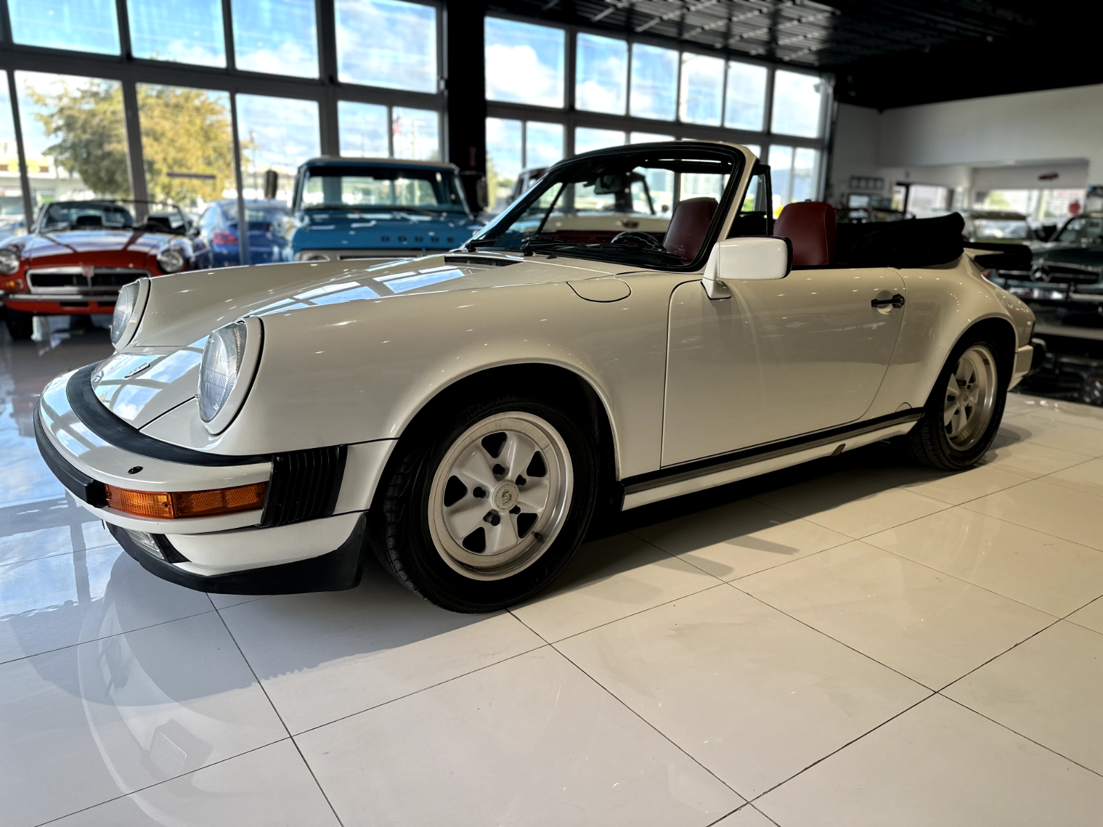 Porsche-911-Cabriolet-1988-White-Red-116700-6