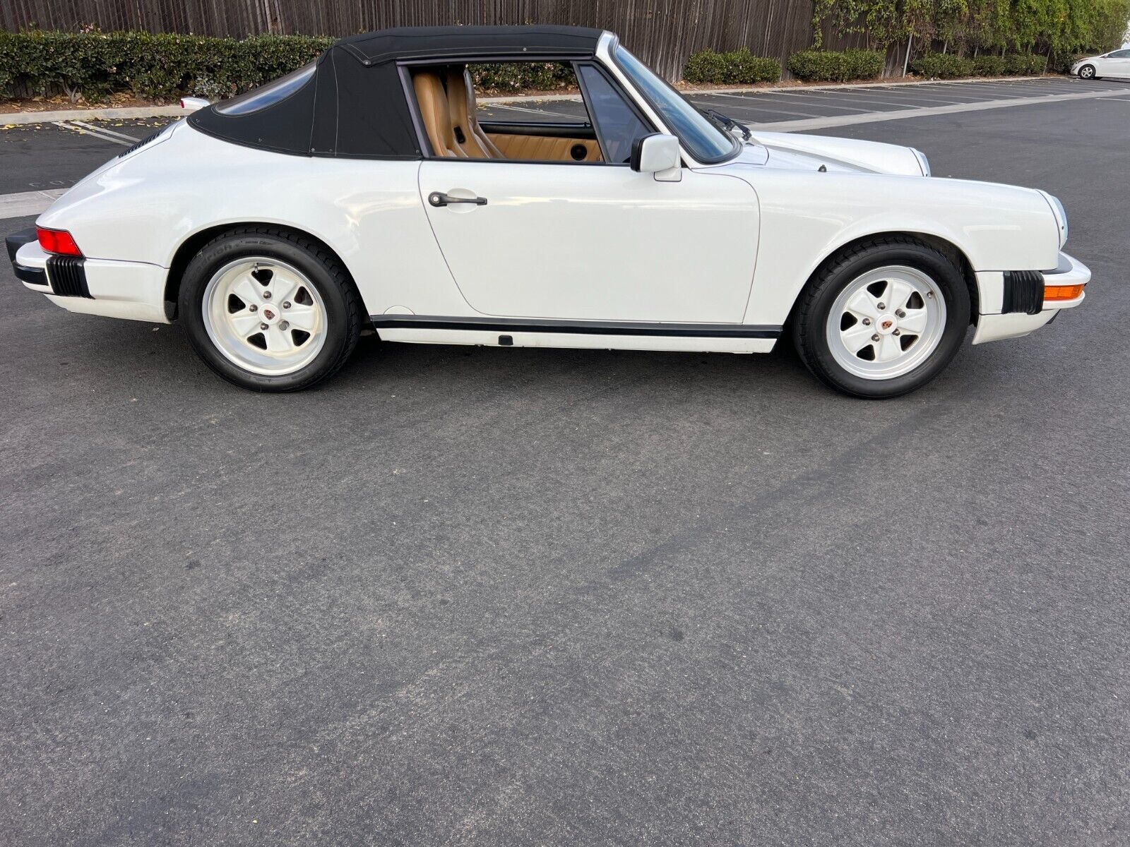 Porsche-911-Cabriolet-1989-White-Tan-161713-11